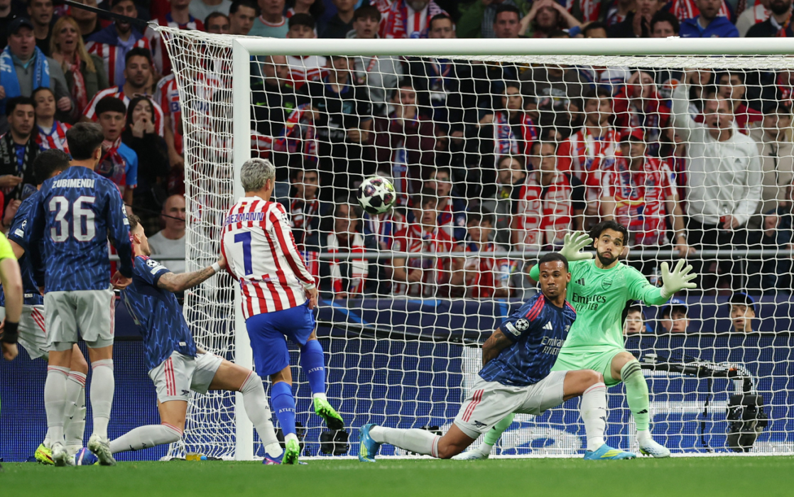 آرسنال يتخطى اتلتيك مدريد في إنتظار الفائر من مواجهة بايرن ميونخ و باريس سان جيرمان