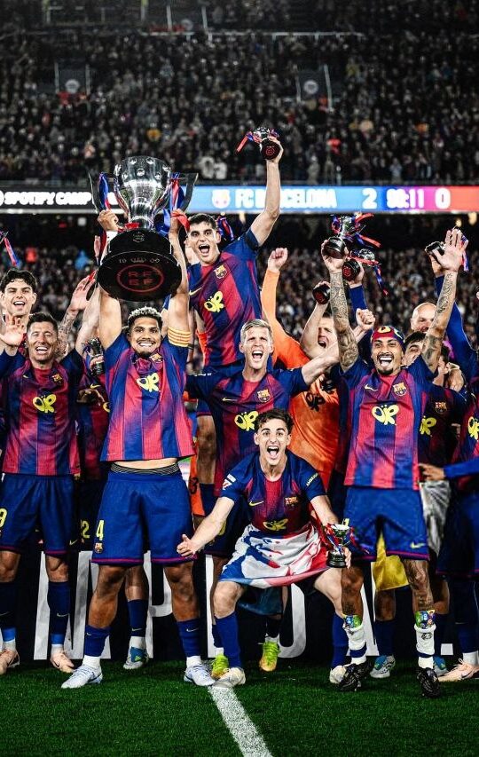 برشلونة يتغلب على ريال مدريد 0-2 ويتوج ببطولة دوري إسبانيا للمرة الـ29 في تاريخه
