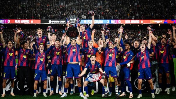 برشلونة يتغلب على ريال مدريد 0-2 ويتوج ببطولة دوري إسبانيا للمرة الـ29 في تاريخه