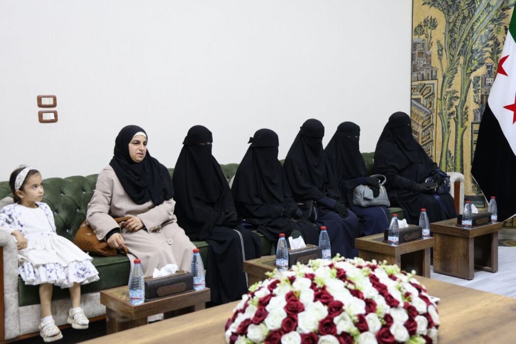 إدلب تكرم الطالبات المتفوقات في تصفيات منتخب سوريا للقرآن الكريم               