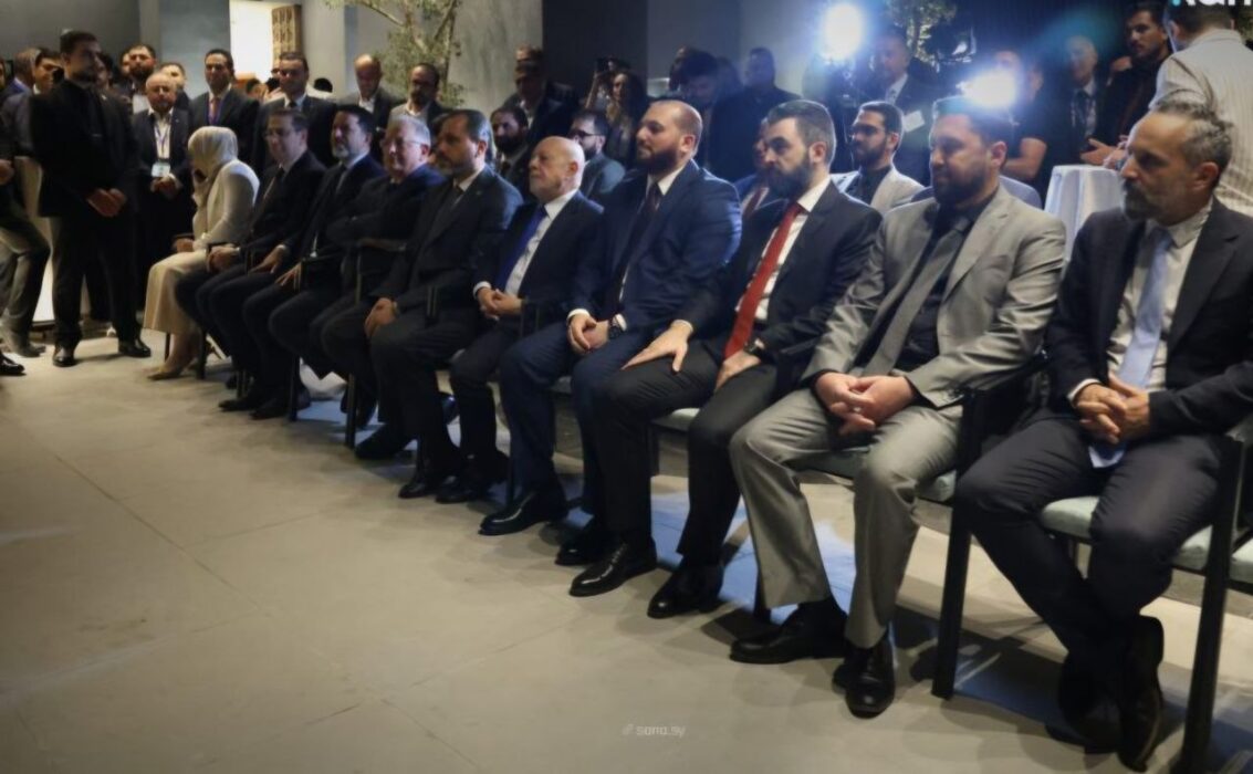 اجتماع وفد اقتصادي أمريكي مع الحكومة السورية في دمشق لبحث فرص الاستثمار والشراكات الاقتصادية