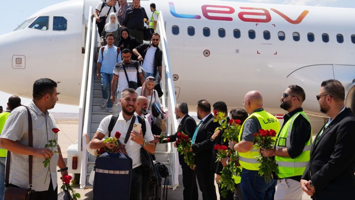 مطار دير الزور الدولي يستقبل أول رحلة منتظمة لناقل جوي أوروبي في تاريخه